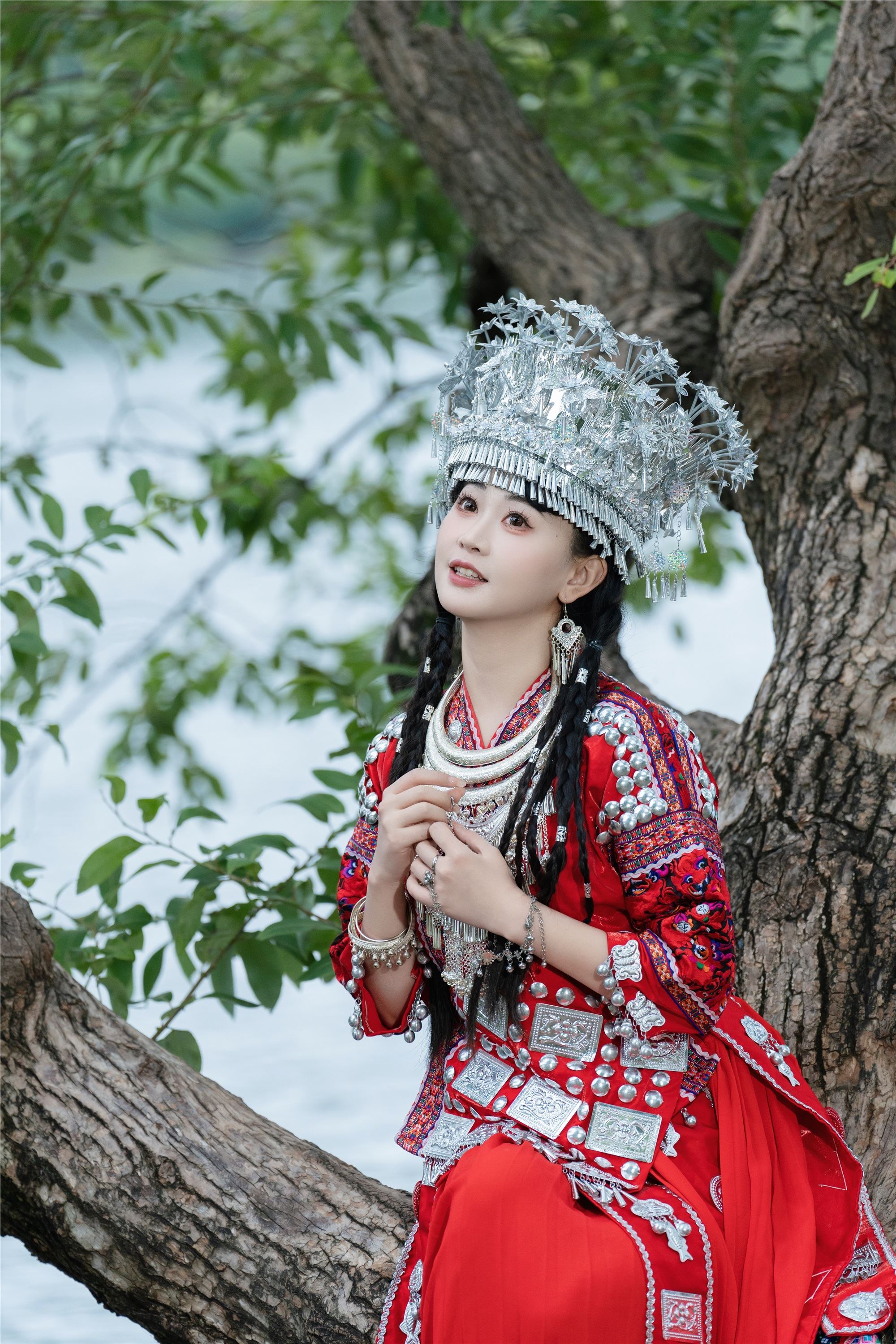 YITUYU艺图语 2025.01.20 可爱的苗疆少女 湫一只岁岁